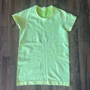 Lululemon Swiftly Waist Length T- shirt